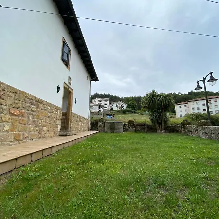 Holiday home Casa Gin Tazones