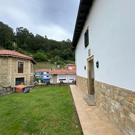 Holiday home Casa Gin Tazones