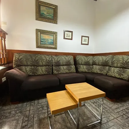 Holiday home Casa Gin *