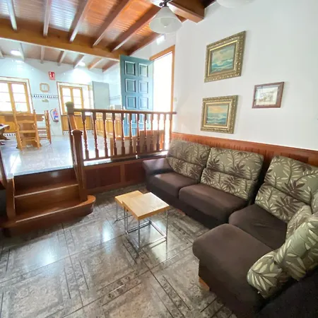 Holiday home Casa Gin Tazones